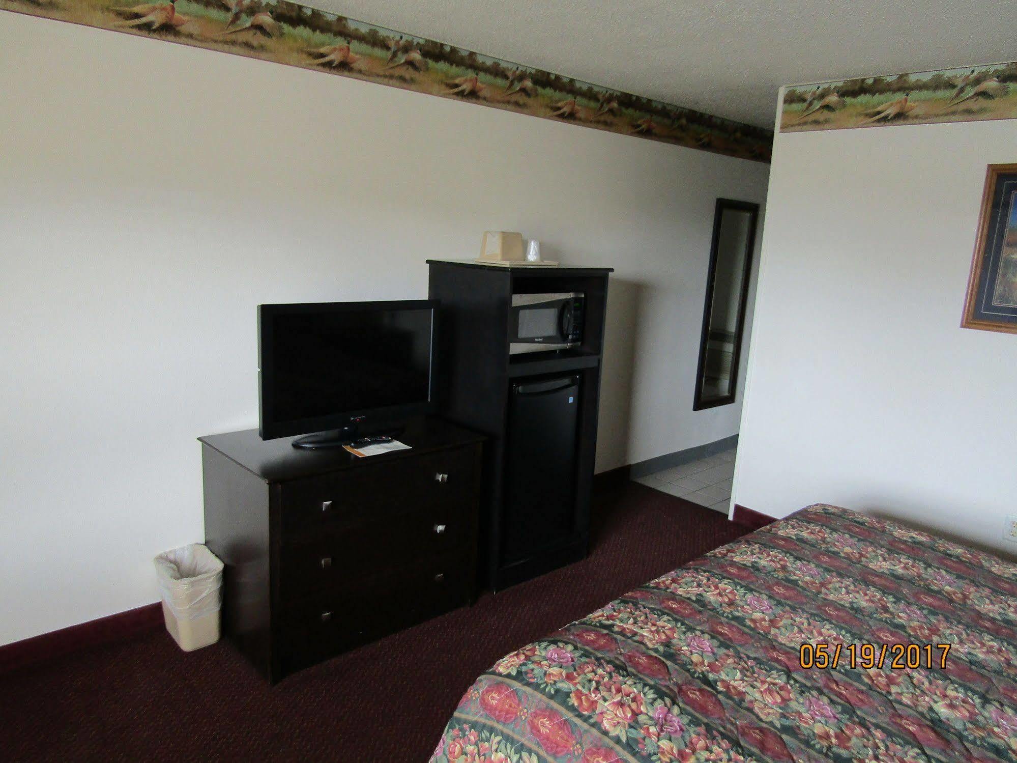 Huron Dakota Inn מראה חיצוני תמונה