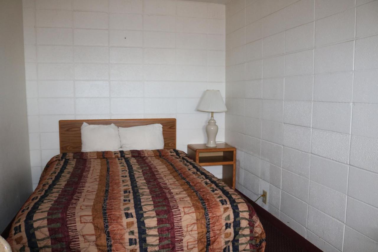 Huron Dakota Inn מראה חיצוני תמונה