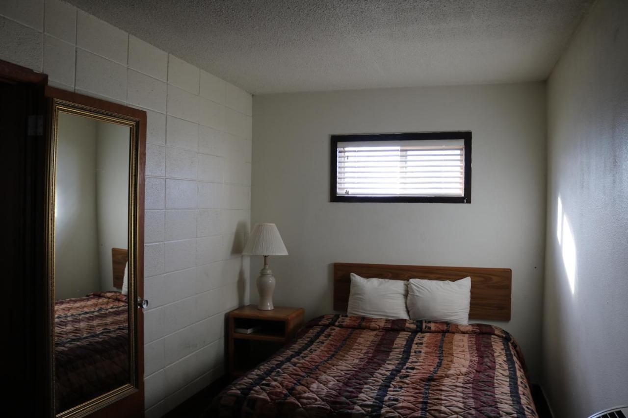 Huron Dakota Inn מראה חיצוני תמונה