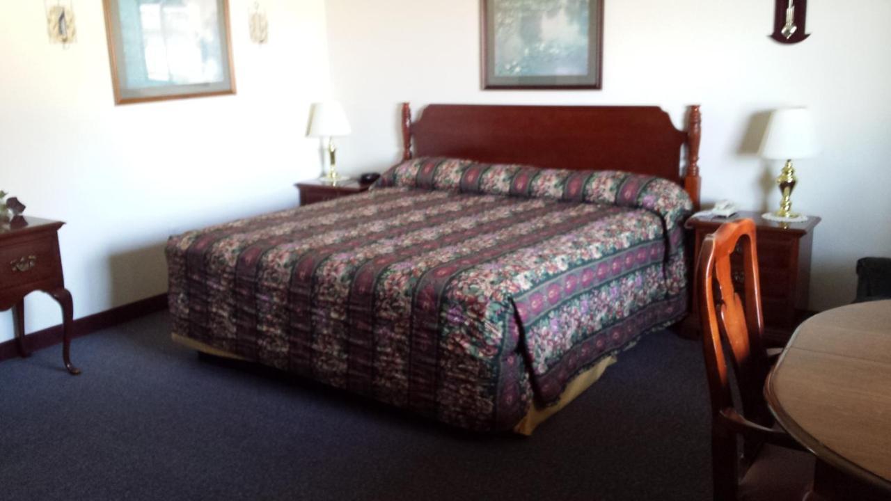 Huron Dakota Inn מראה חיצוני תמונה