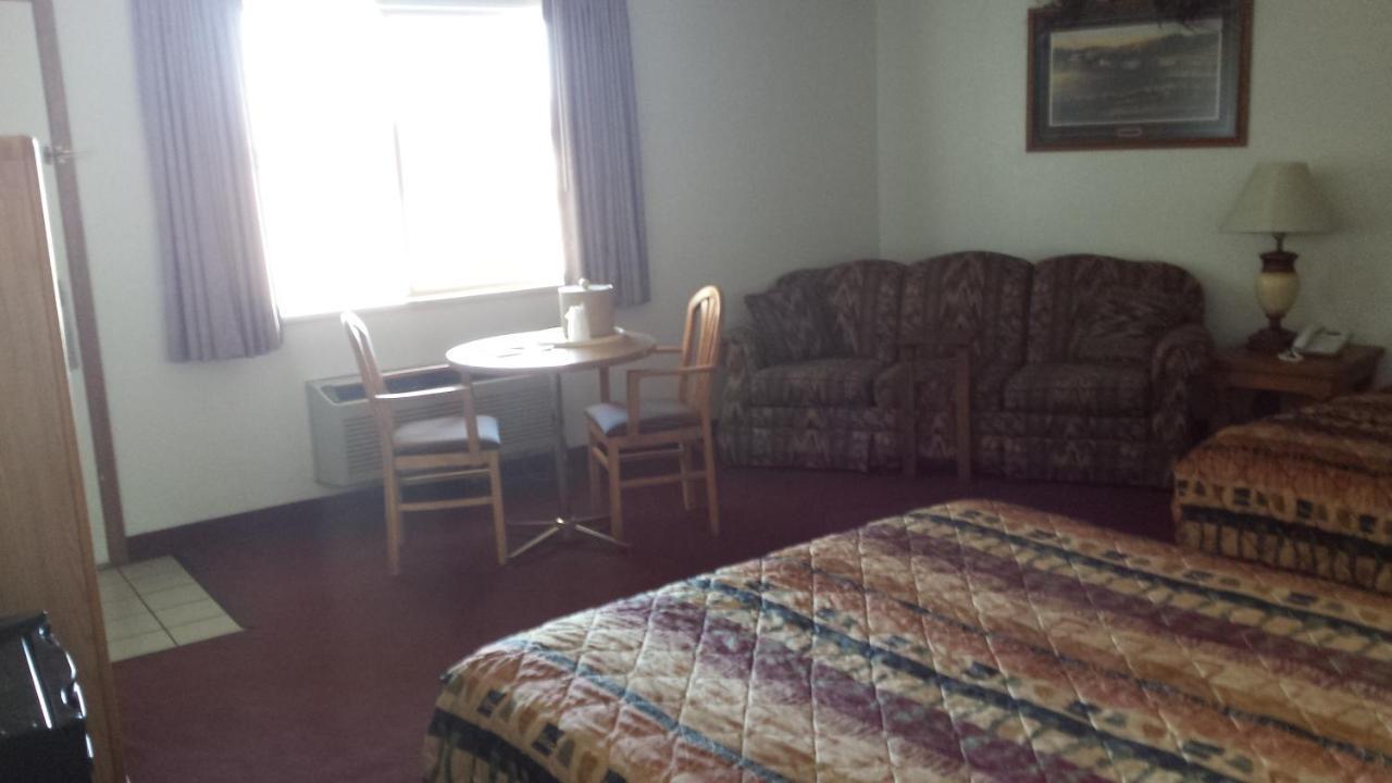 Huron Dakota Inn מראה חיצוני תמונה