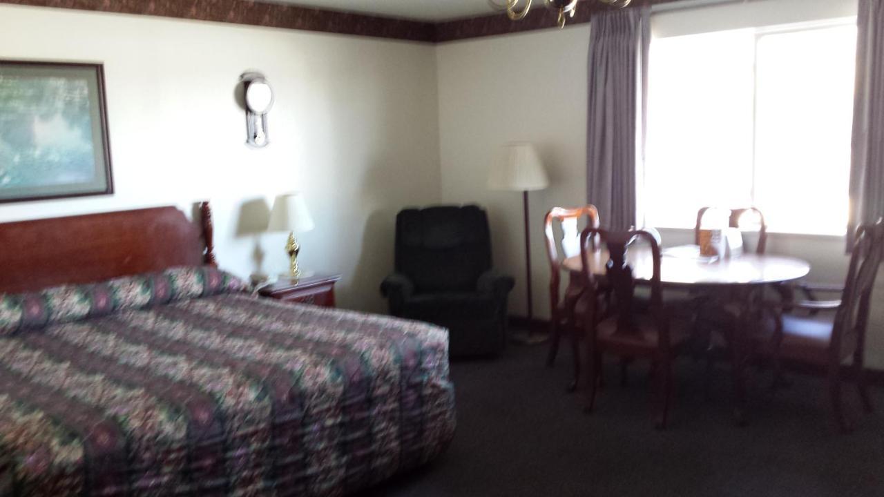 Huron Dakota Inn מראה חיצוני תמונה