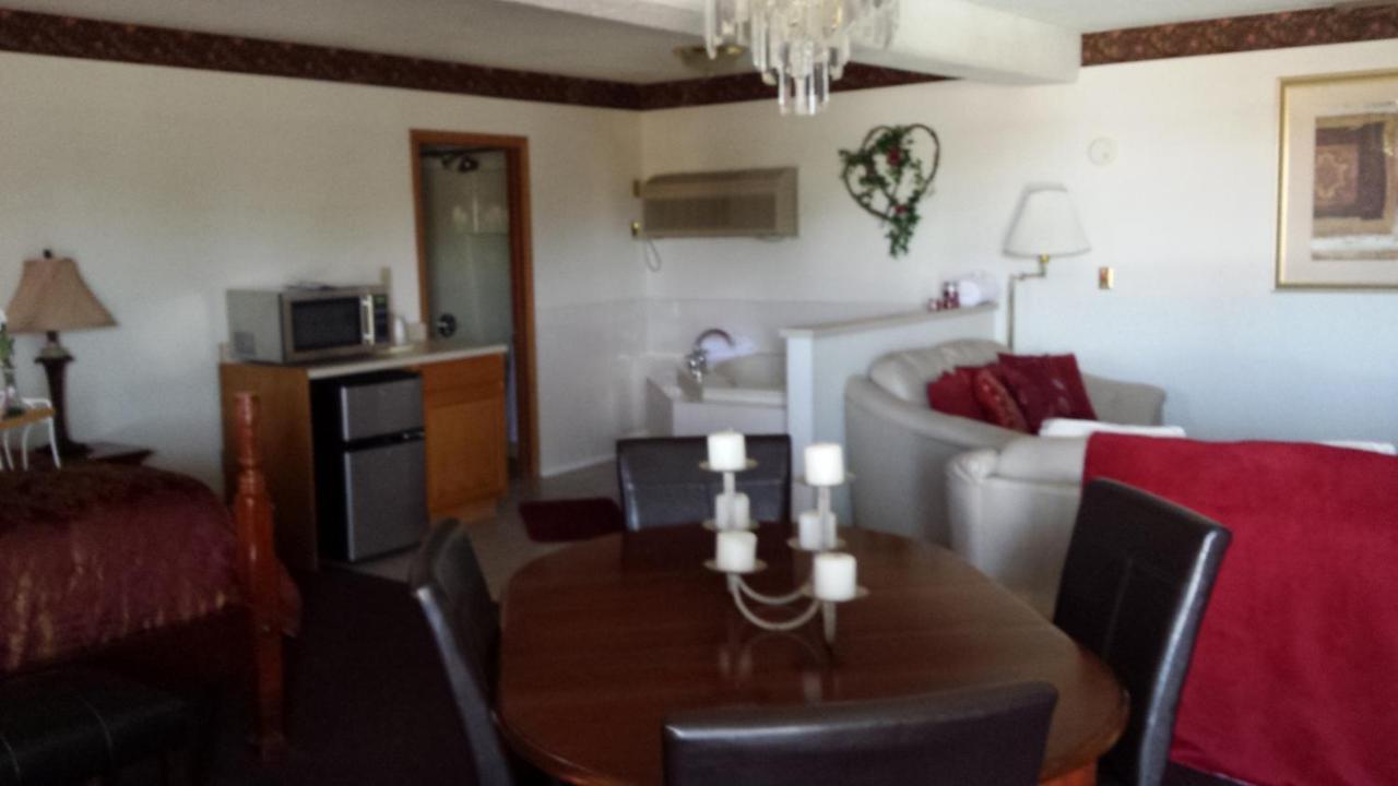 Huron Dakota Inn מראה חיצוני תמונה
