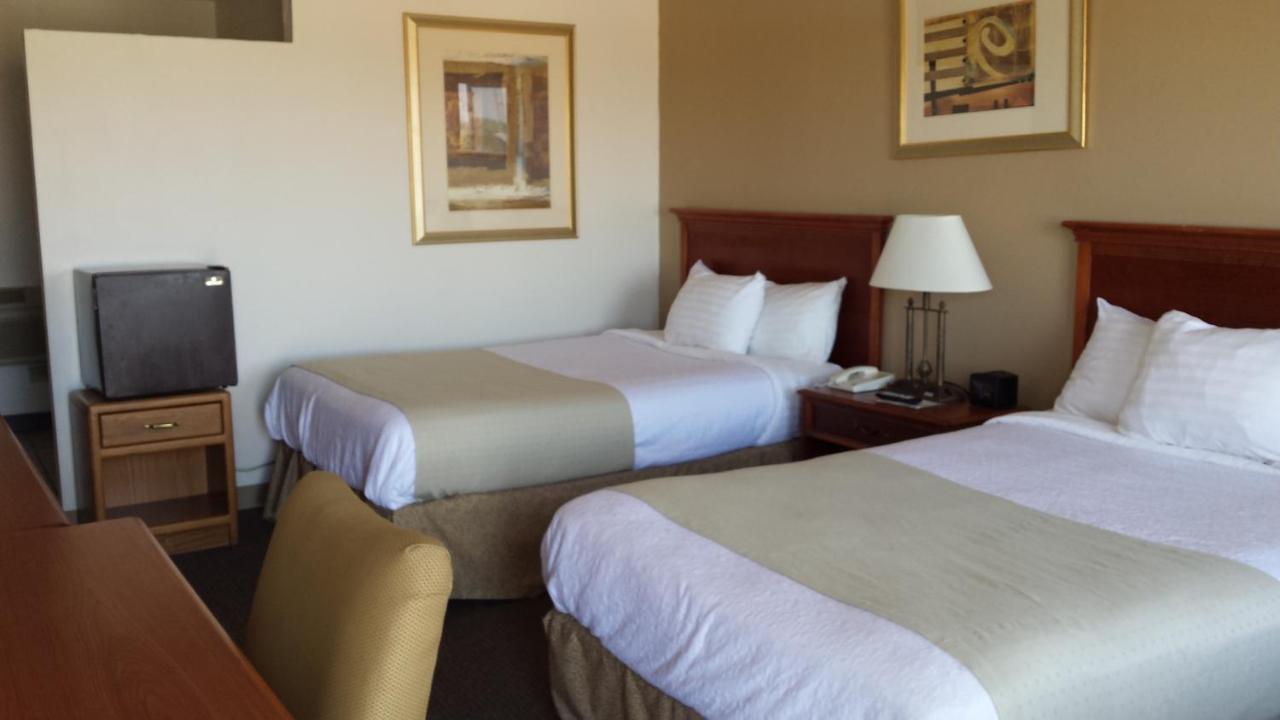 Huron Dakota Inn מראה חיצוני תמונה